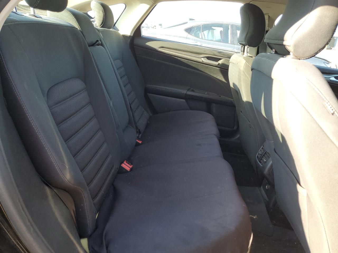 2017 Ford Fusion Se VIN: 3FA6P0HD1HR364703 Lot: 70958245