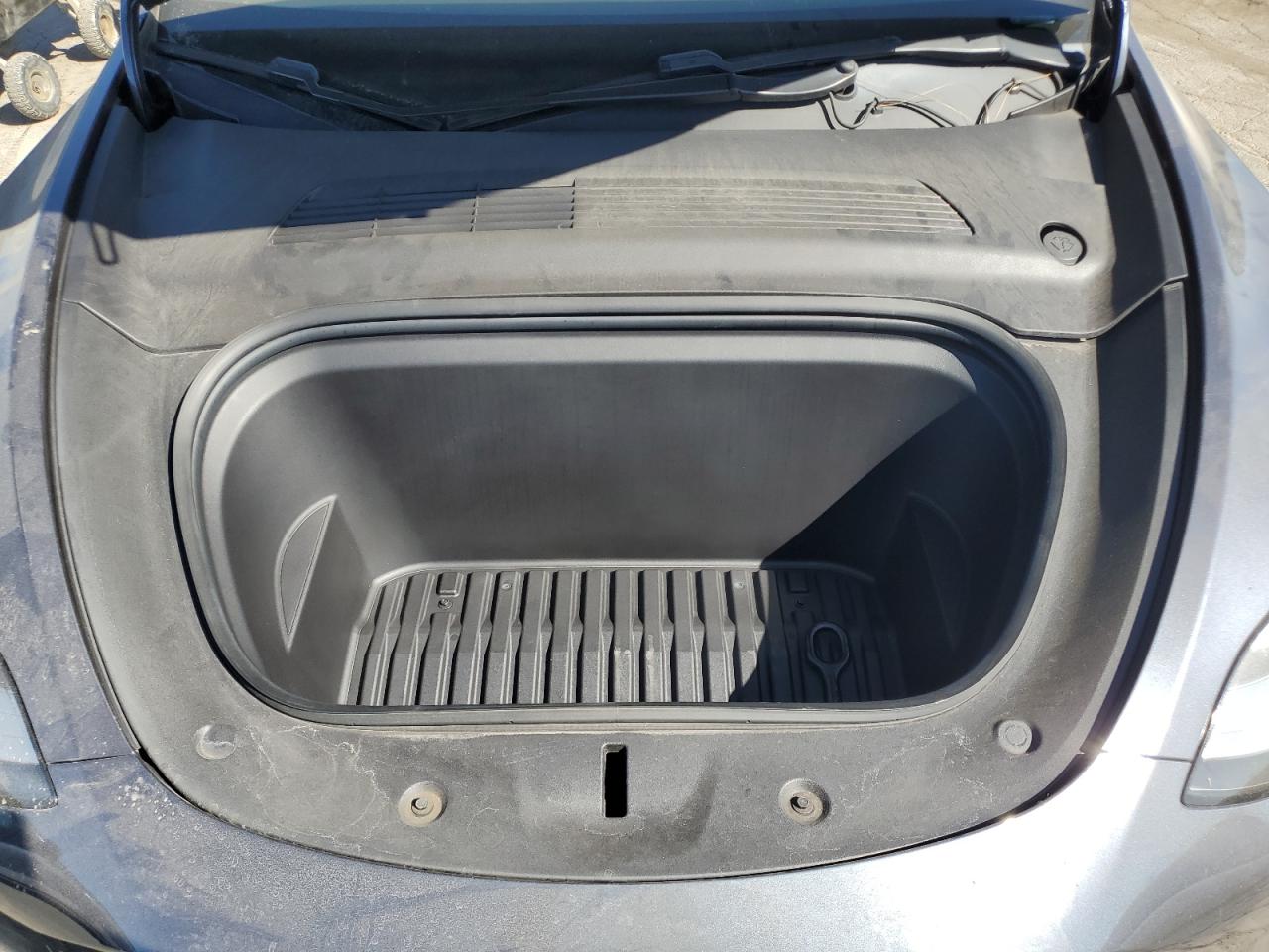 2020 Tesla Model Y VIN: 5YJYGDEE5LF020261 Lot: 70729315