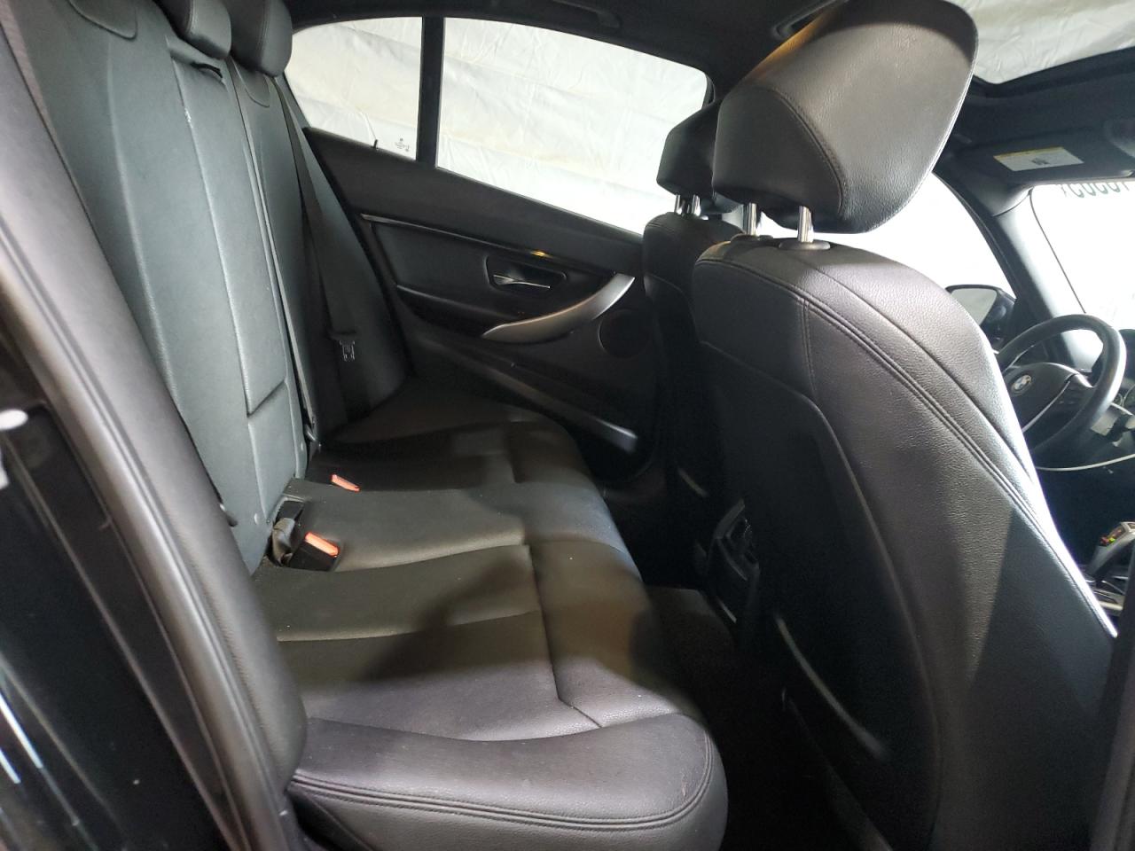 2018 BMW 330 Xi VIN: WBA8D9C51JEB34992 Lot: 84213305