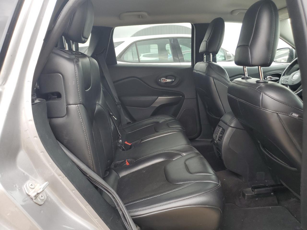 2019 Jeep Cherokee Latitude Plus VIN: 1C4PJLLB7KD263656 Lot: 81299245