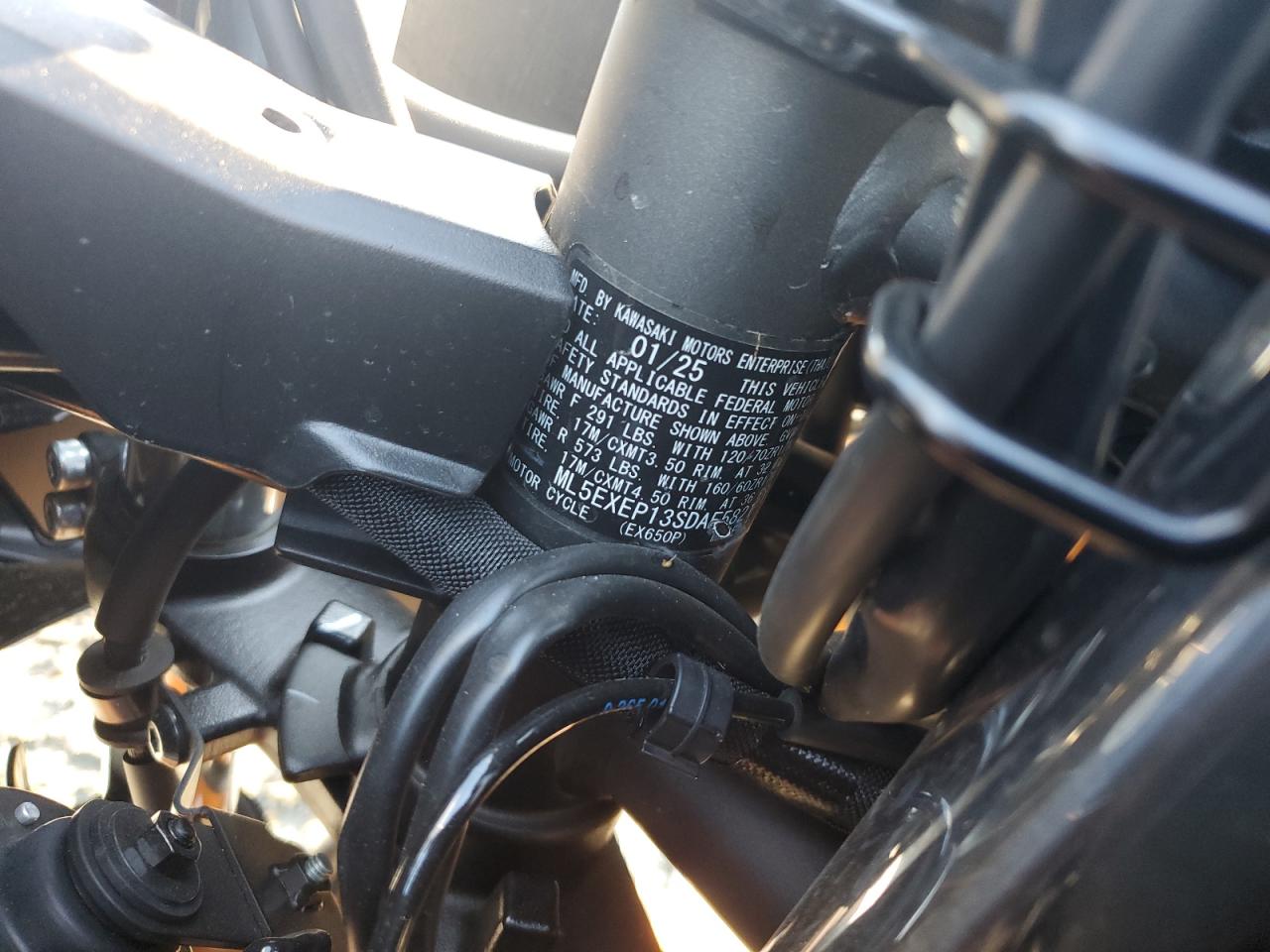 2025 Kawasaki Ex650 P VIN: ML5EXEP13SDAF5821 Lot: 81747895