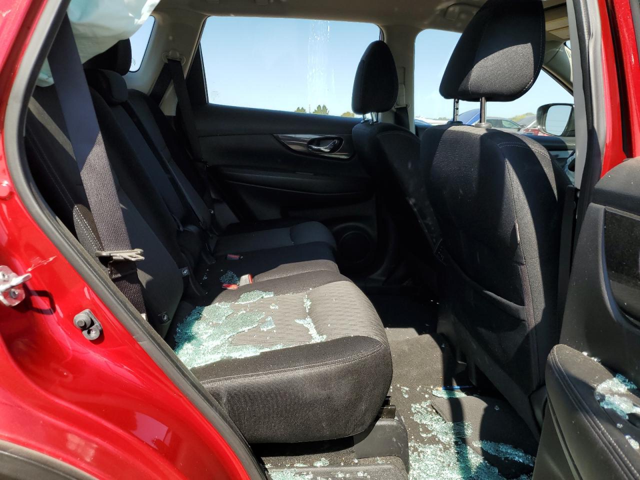 2017 Nissan Rogue S VIN: JN8AT2MT4HW394689 Lot: 80657885