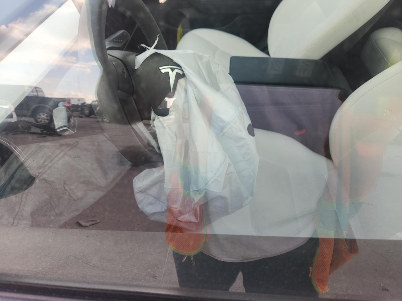 2022 Tesla Model 3 VIN: 5YJ3E1EB2NF102830 Lot: 81399085