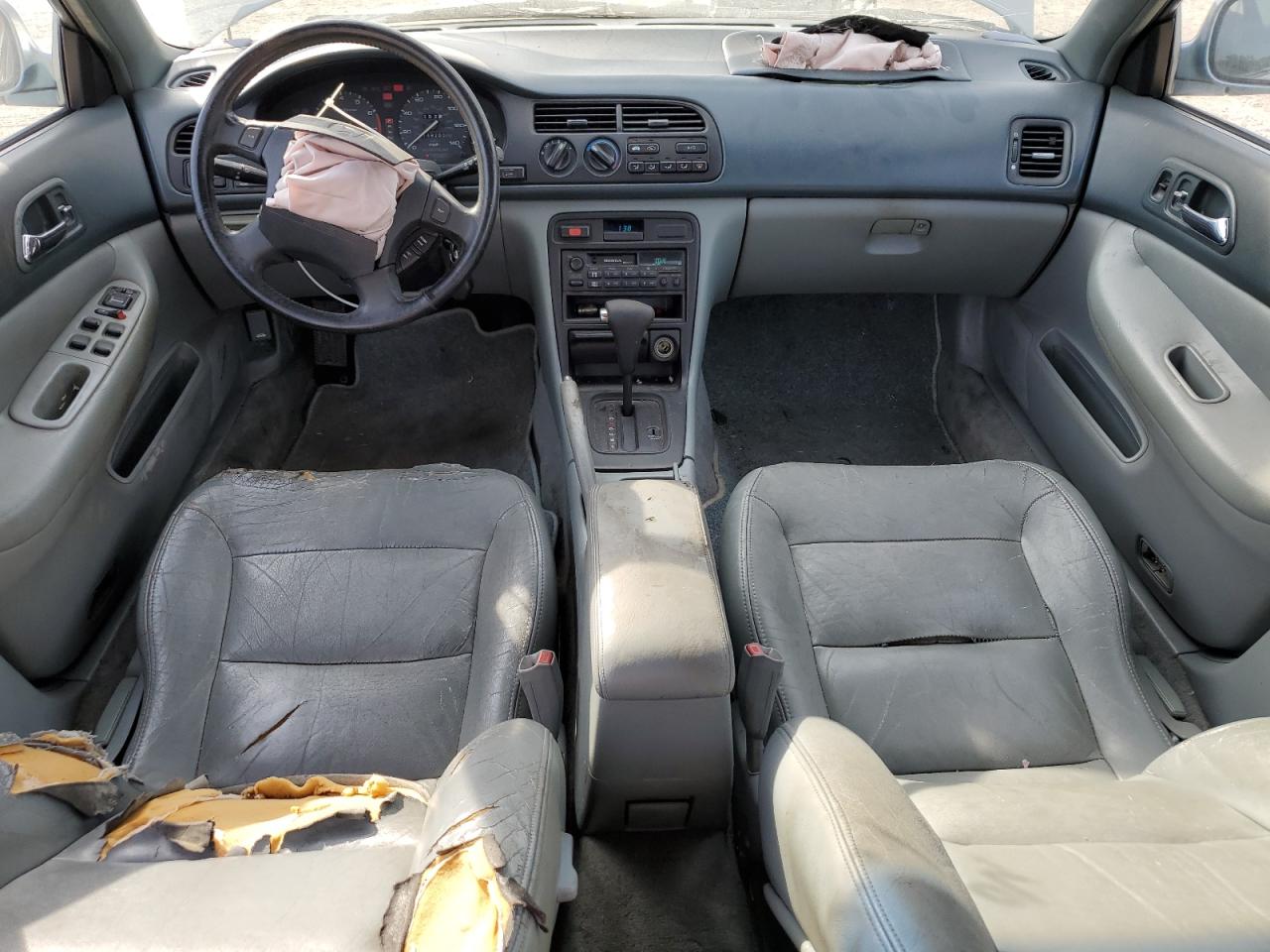 1995 Honda Accord Ex VIN: 1HGCD5667SA084746 Lot: 83838875