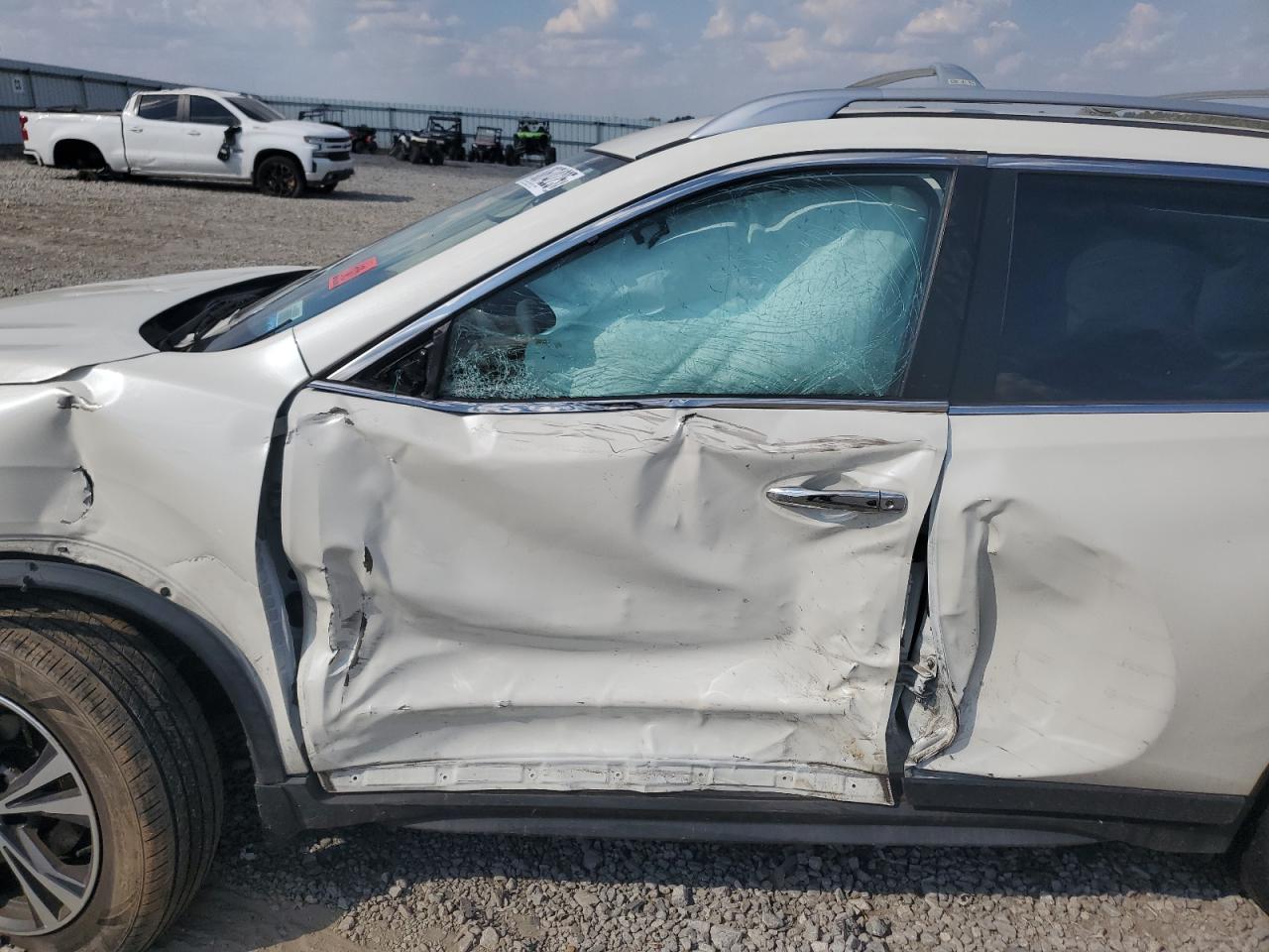 2019 Nissan Rogue S VIN: JN8AT2MT9KW263474 Lot: 80674225