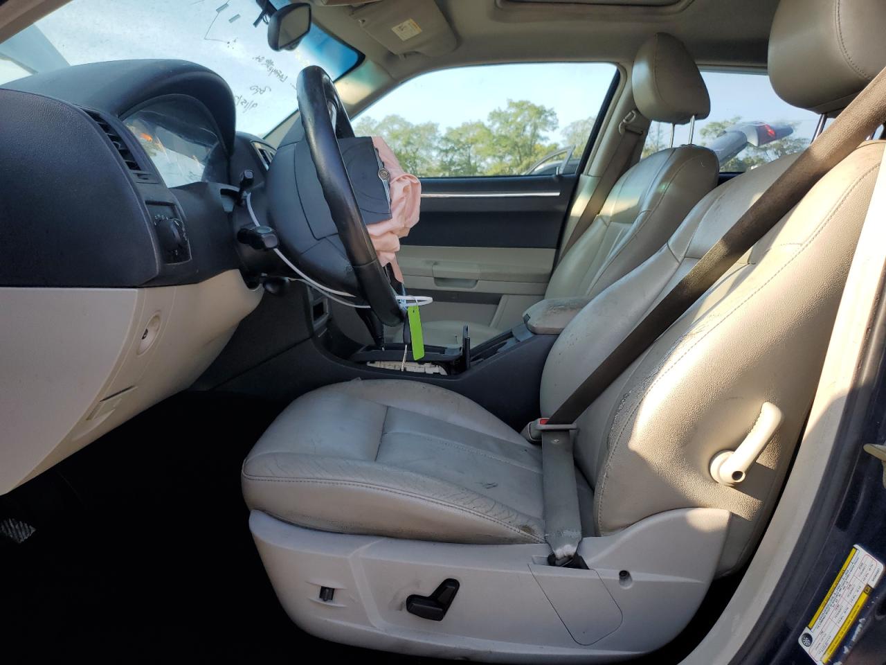 2005 Chrysler 300 Touring VIN: 2C3JA53GX5H504697 Lot: 81299575