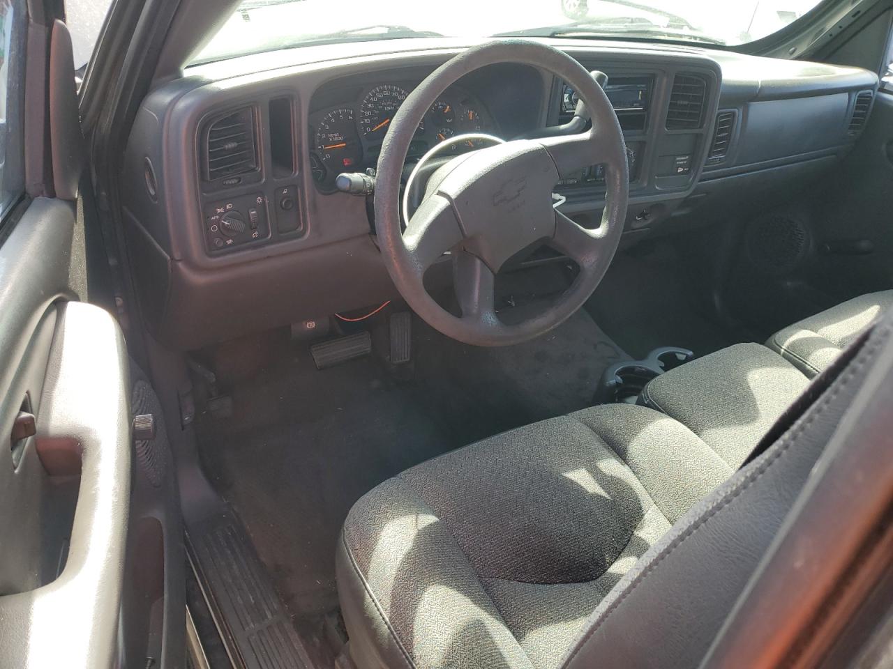 2003 Chevrolet Silverado C1500 VIN: 1GCEC14VX3Z260463 Lot: 81490175