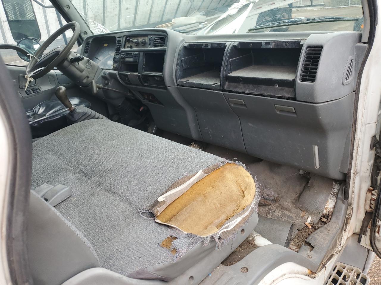 2001 Mitsubishi Fuso Fe 639 - Semi Truck VIN: JW6AAE1H31L004773 Lot: 82157885