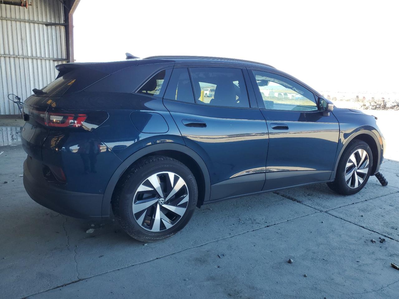 2023 Volkswagen Id.4 blue null electric 1V2BMPE8XPC054496 photo #4