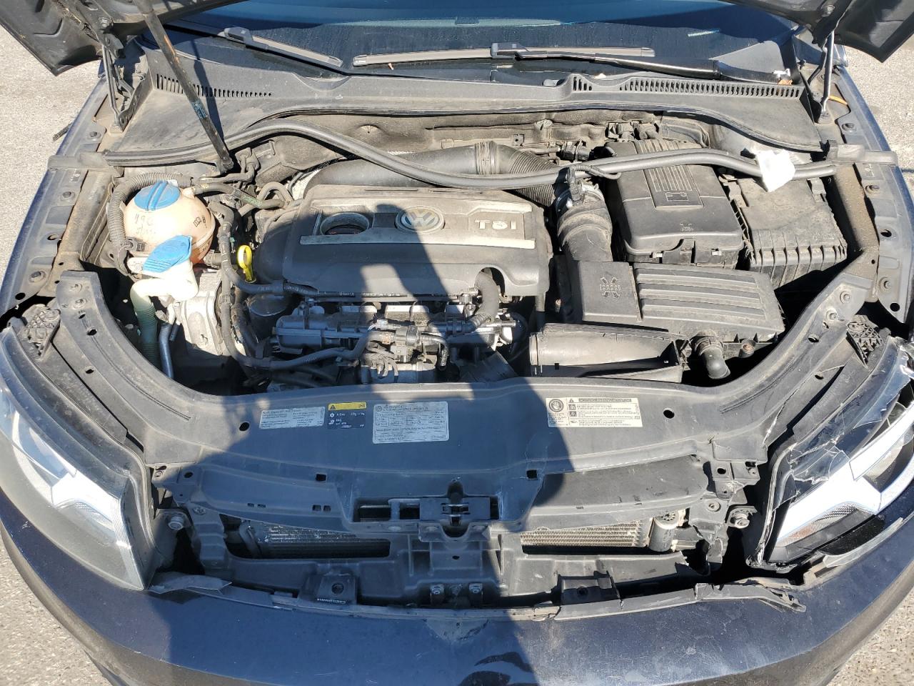 2014 Volkswagen Eos Komfort VIN: WVWBW8AH7EV000212 Lot: 70678825