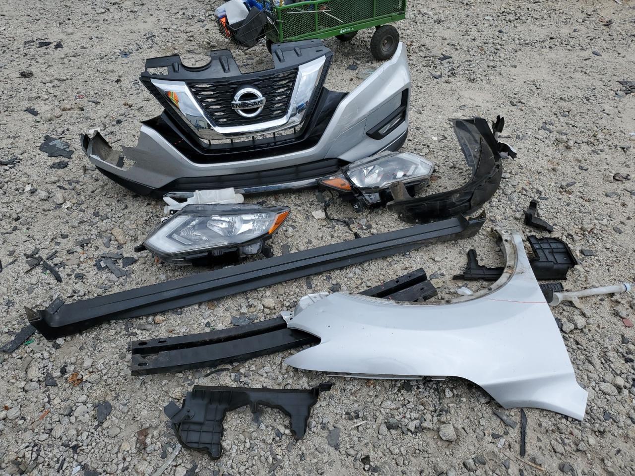 2017 Nissan Rogue S VIN: JN8AT2MV9HW270984 Lot: 82143865