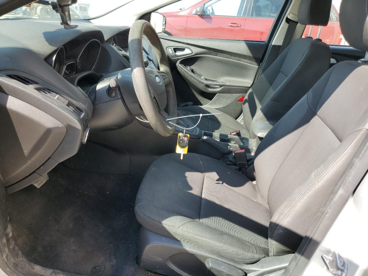 2016 Ford Focus Se VIN: 1FADP3K22GL330993 Lot: 82043395