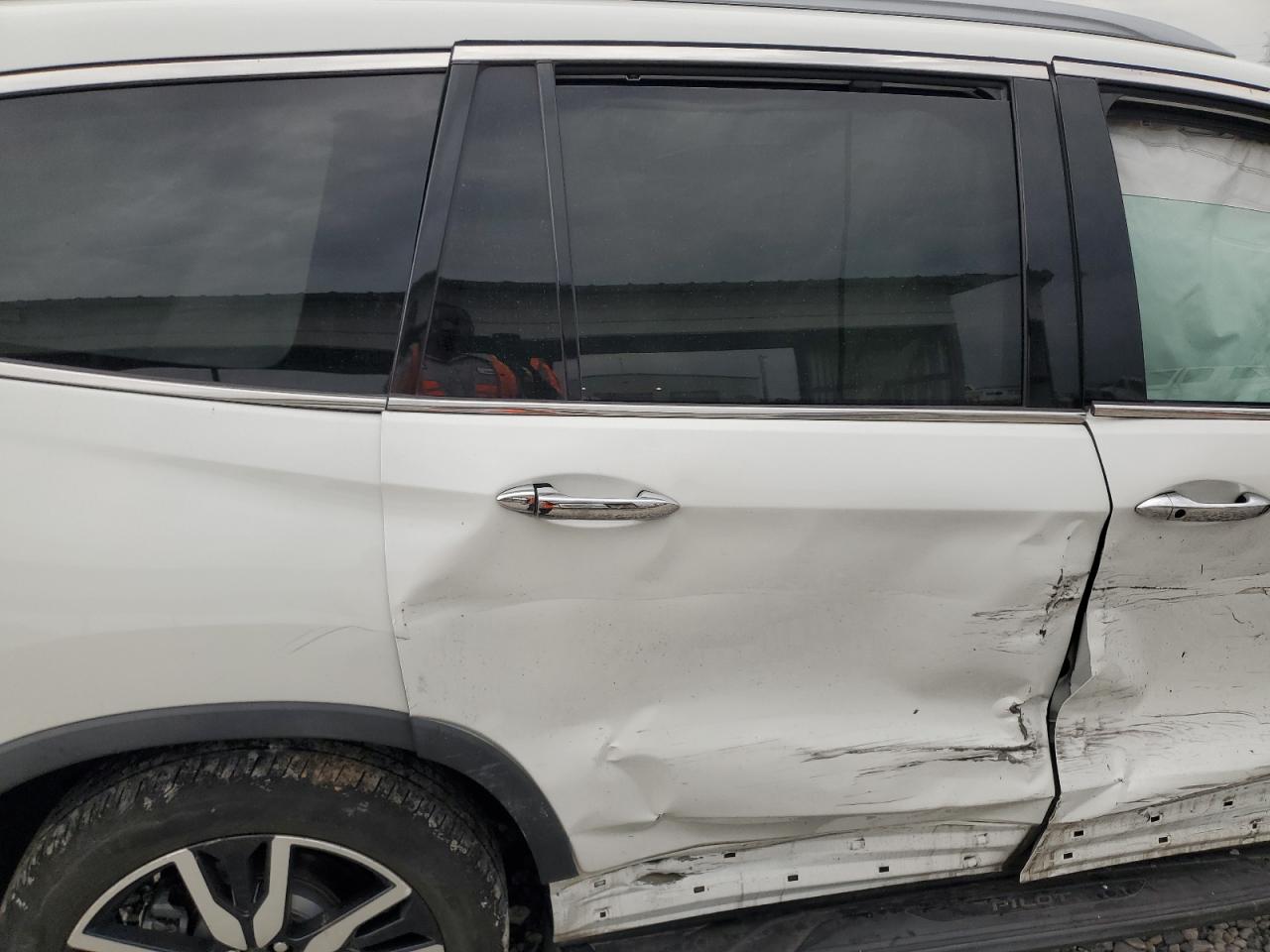 2020 Honda Pilot Touring VIN: 5FNYF5H97LB016817 Lot: 81709355