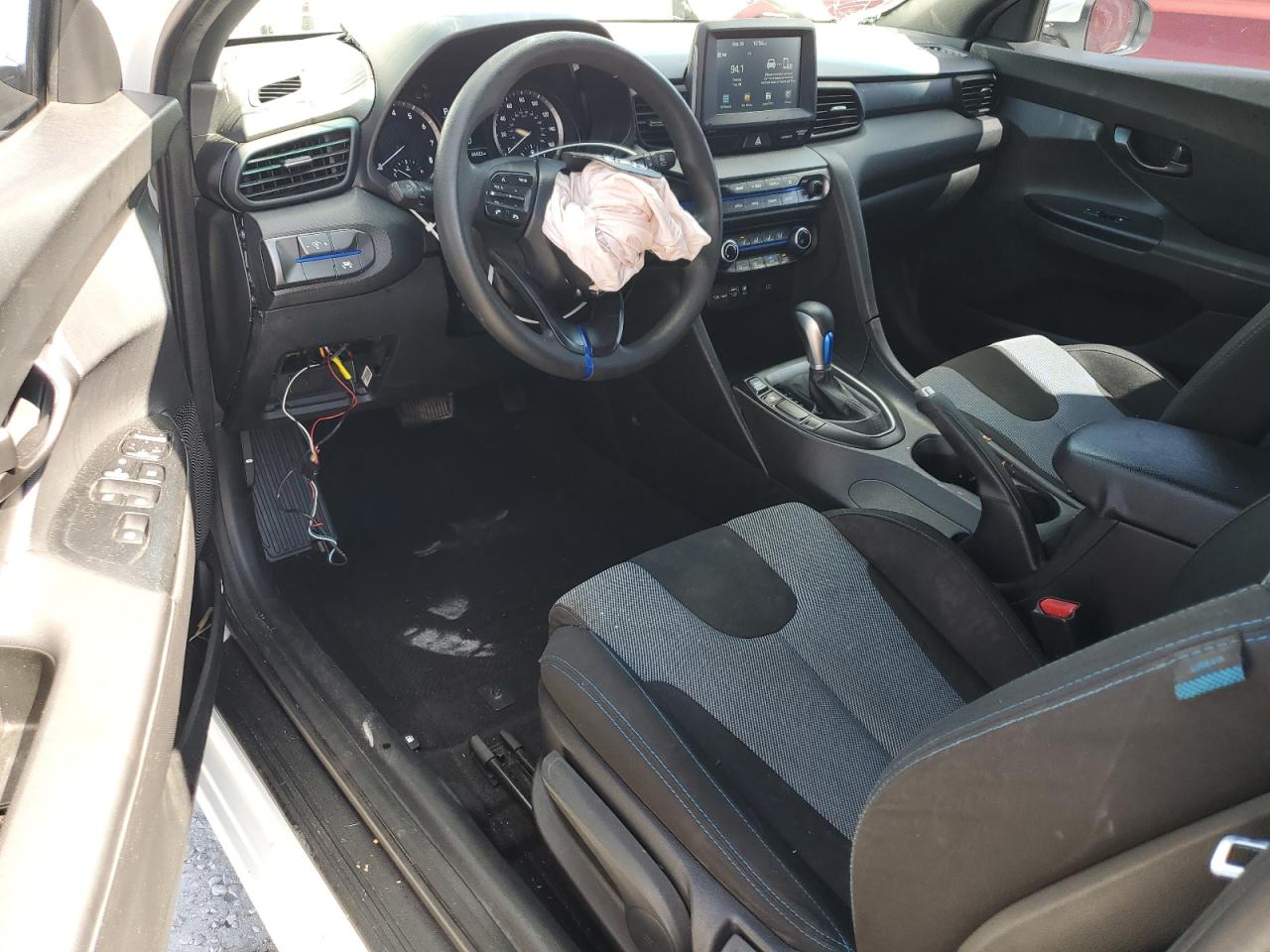 2020 Hyundai Veloster Base VIN: KMHTG6AF6LU029607 Lot: 81849315