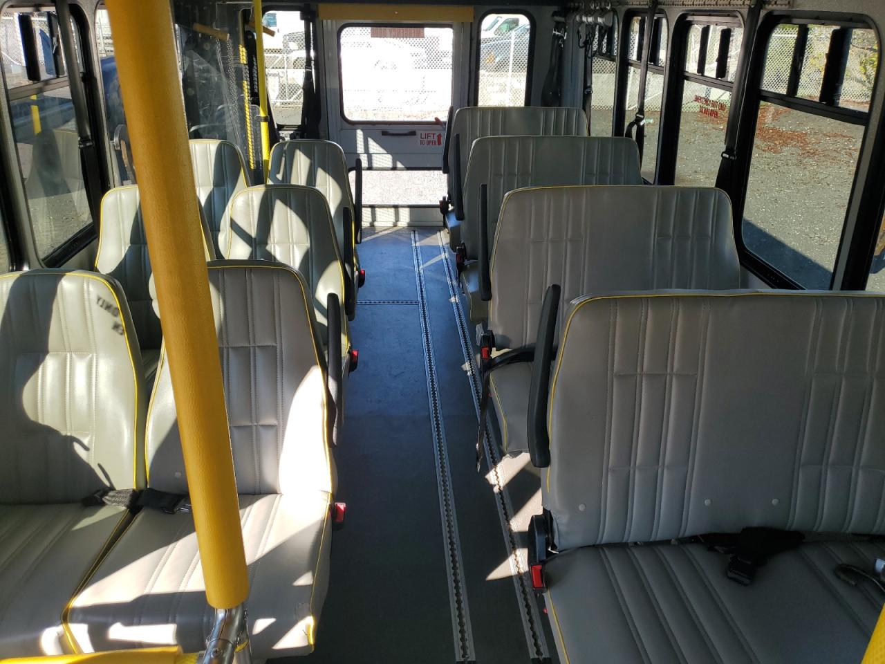 2016 Ford Econoline E450 Super Duty Cutaway Van VIN: 1FDFE4FS8GDC49060 Lot: 84250345