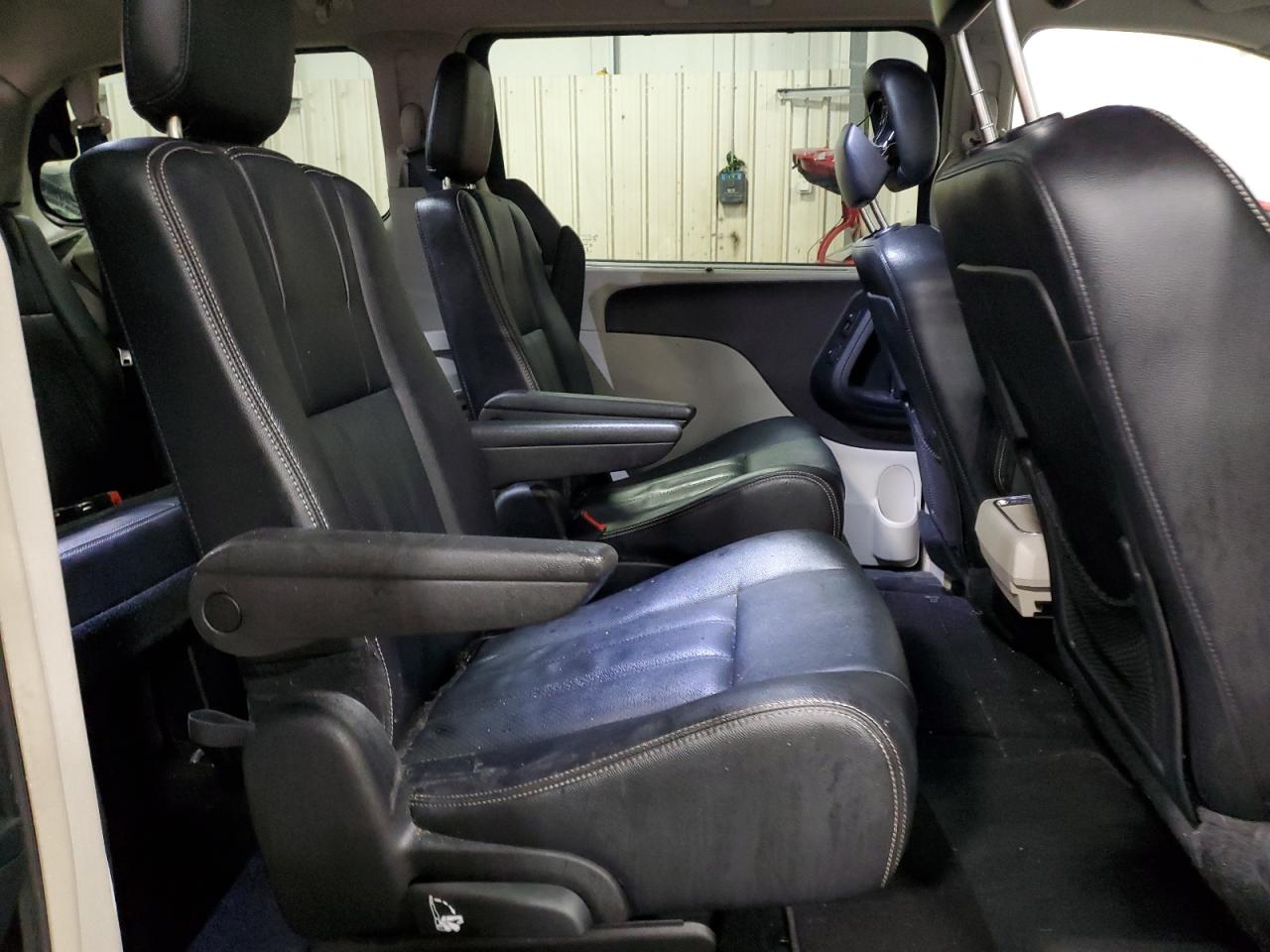 2015 Chrysler Town & Country Touring L VIN: 2C4RC1CG1FR742645 Lot: 83799915