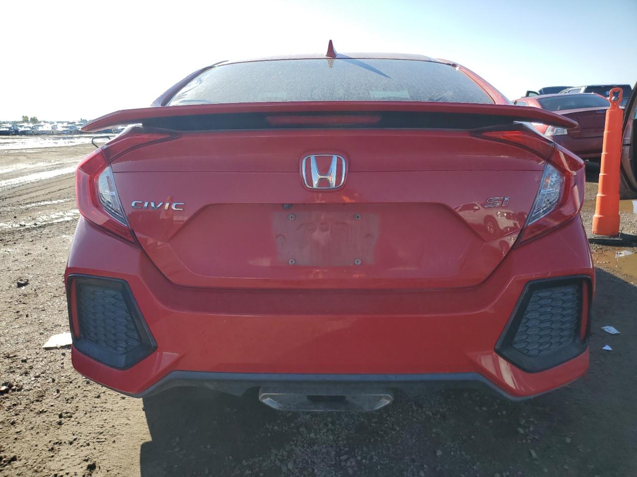 2018 Honda Civic Si VIN: 2HGFC1E51JH708915 Lot: 81698375