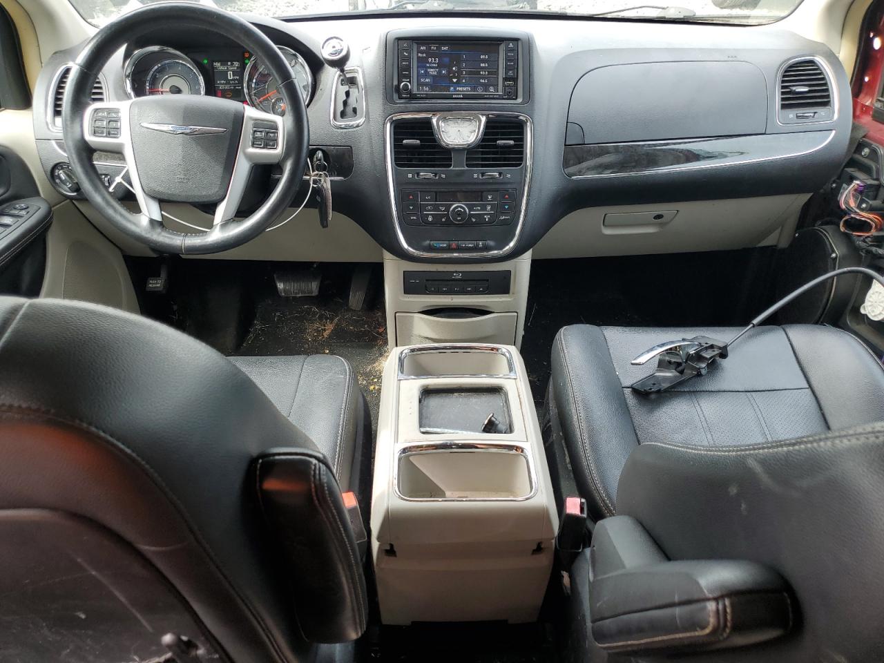 2016 Chrysler Town & Country Touring L VIN: 2C4RC1CG5GR269625 Lot: 81120415