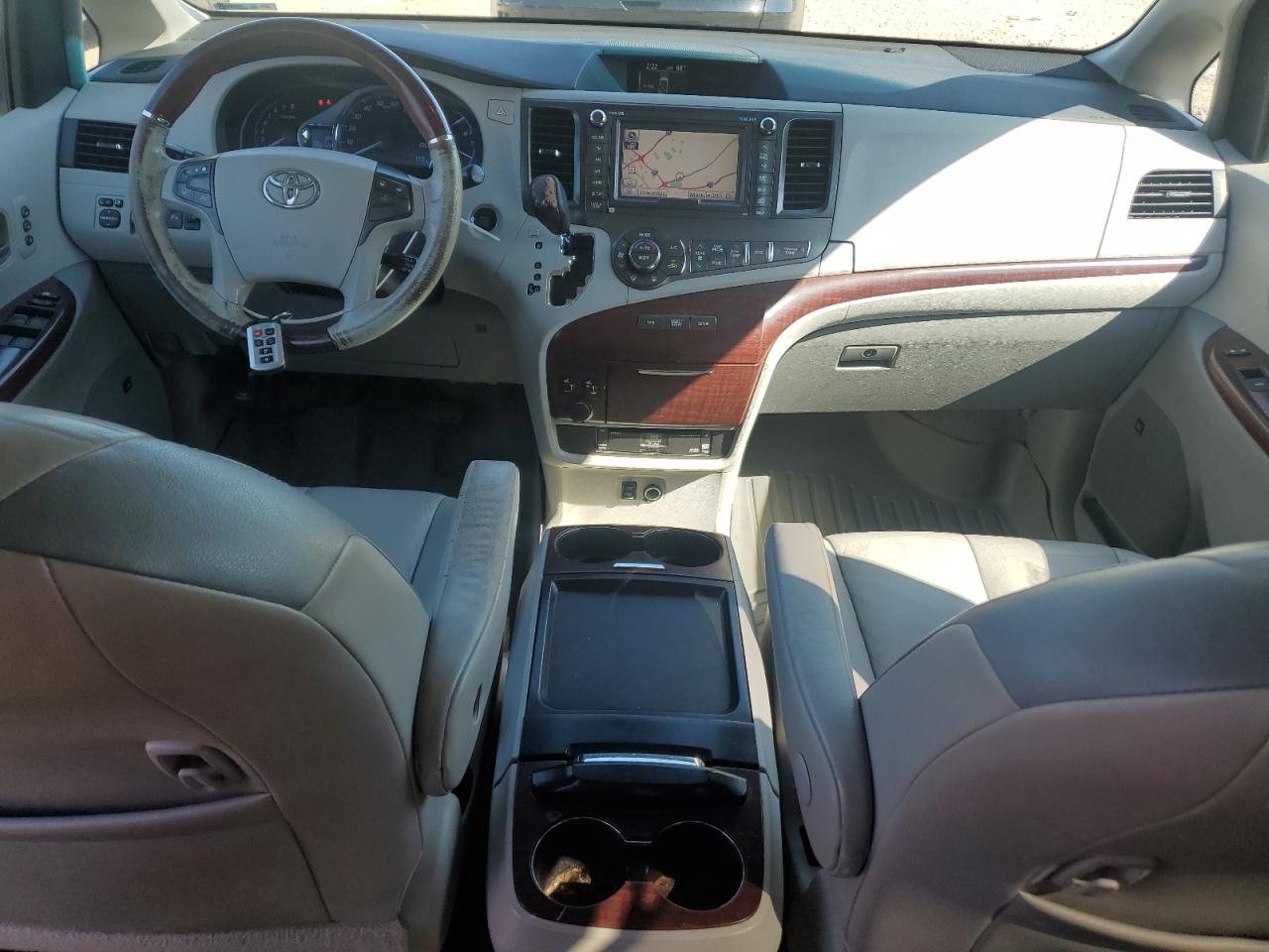 2011 Toyota Sienna Xle VIN: 5TDDK3DC7BS011546 Lot: 84568805