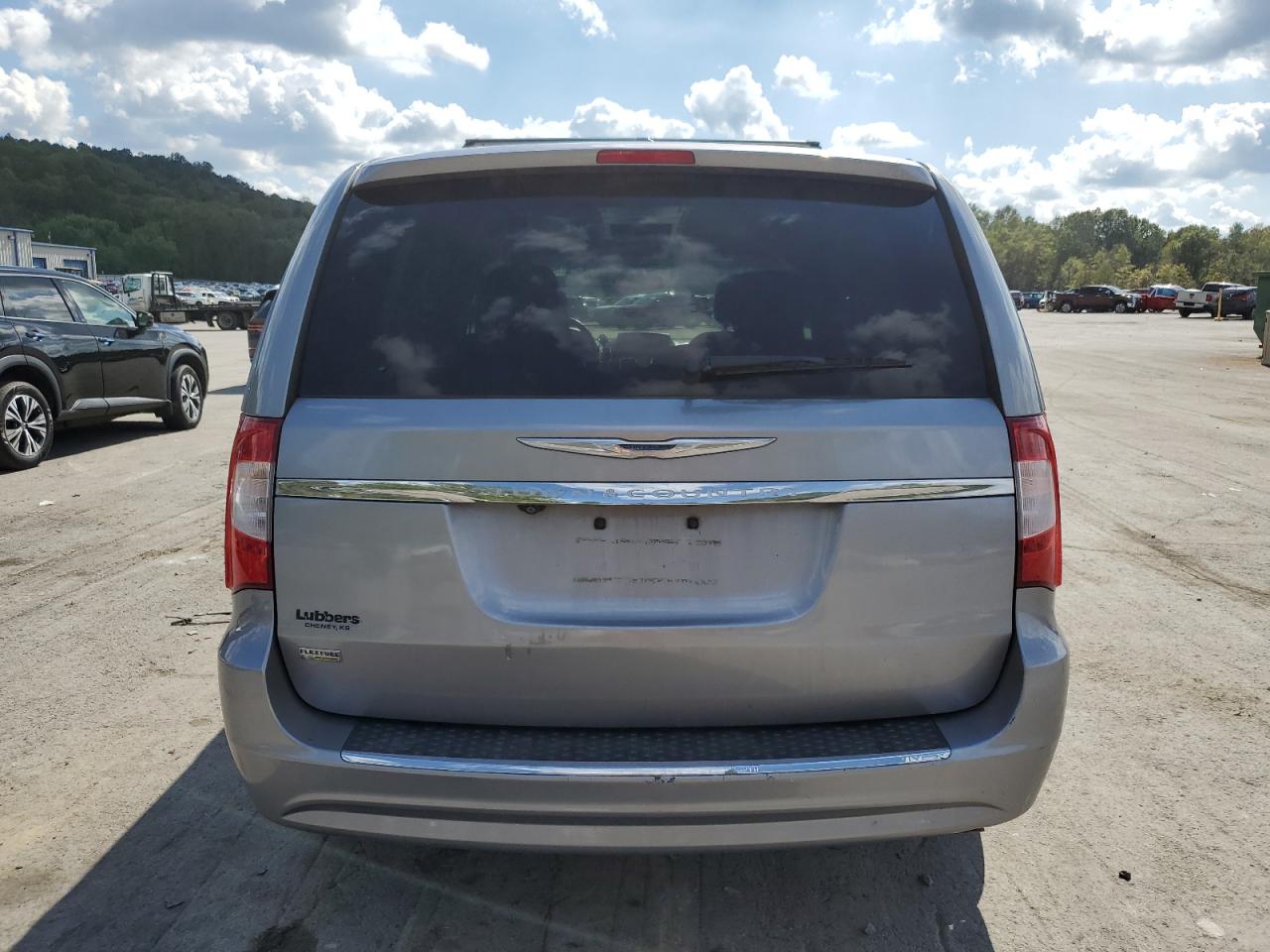 2015 Chrysler Town & Country Touring VIN: 2C4RC1BG4FR664542 Lot: 84386755