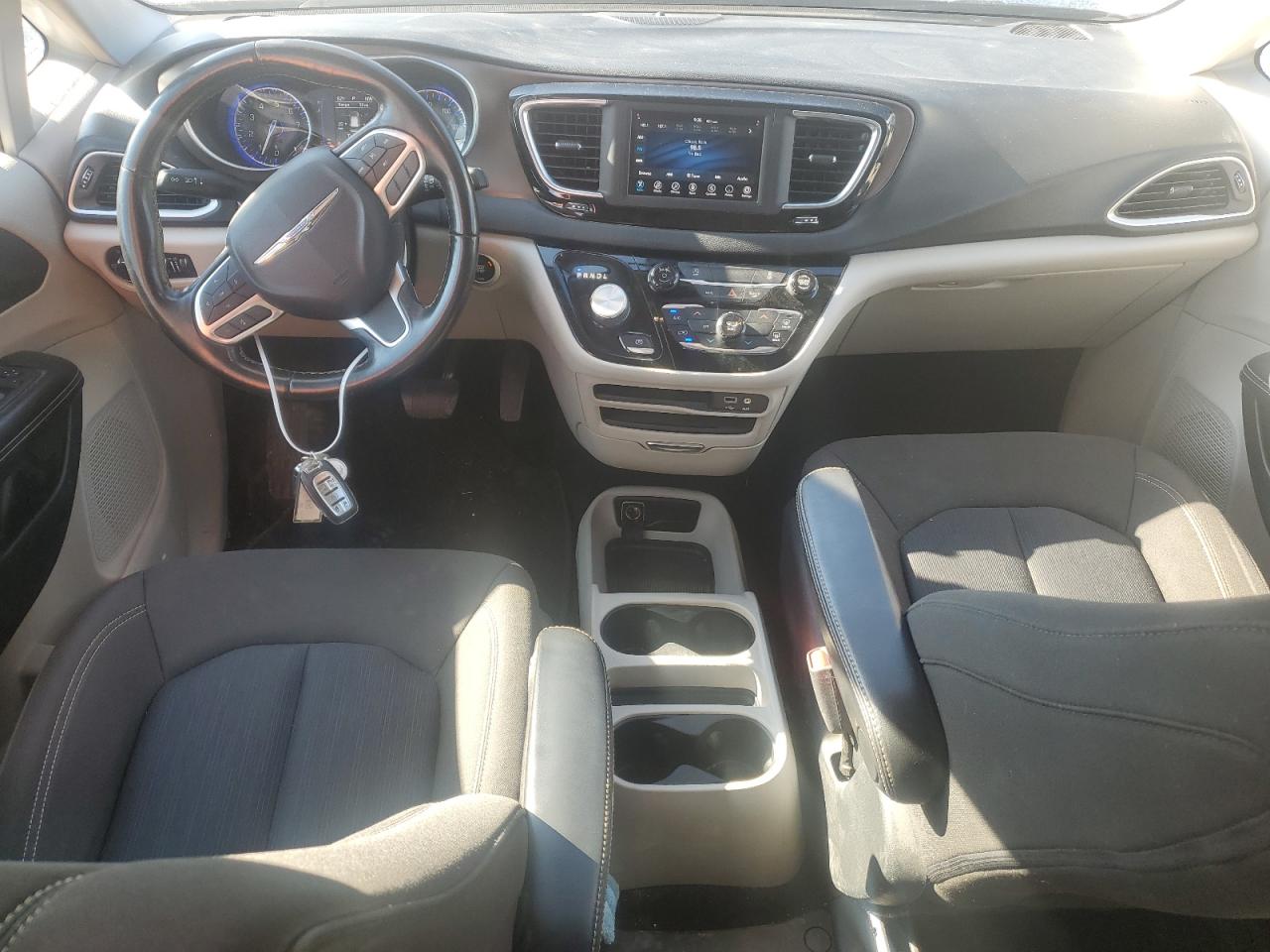 2020 Chrysler Voyager Lx VIN: 2C4RC1CGXLR171913 Lot: 84238555