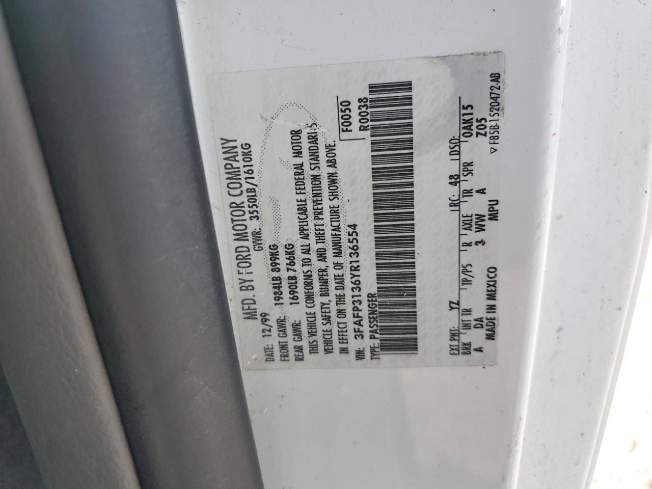 2000 Ford Focus Zx3 VIN: 3FAFP3136YR136554 Lot: 80854065