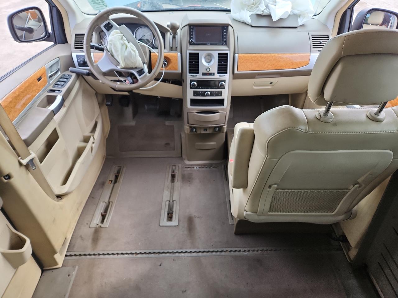 2010 Chrysler Town & Country Limited VIN: 2A4RR7DX5AR427883 Lot: 71637685