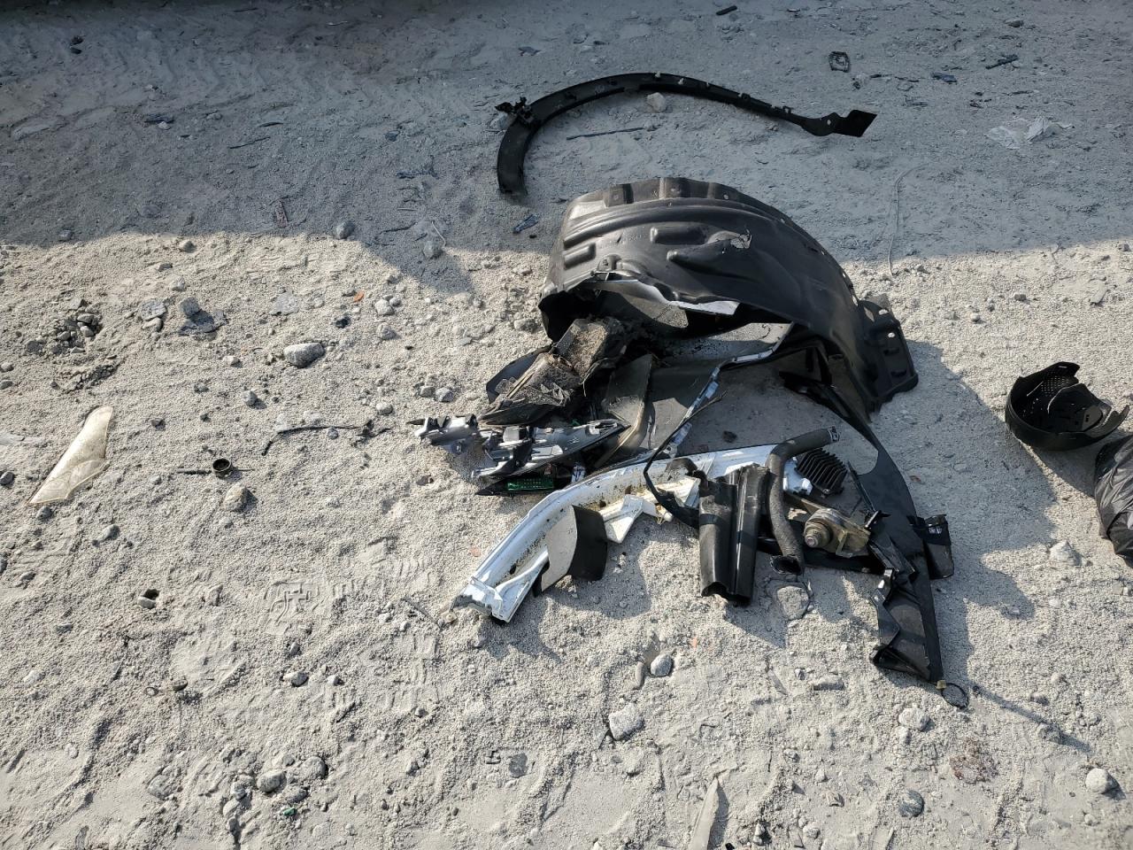 2022 Toyota Corolla Cross Xle VIN: 7MUEAAAG7NV004044 Lot: 71435685