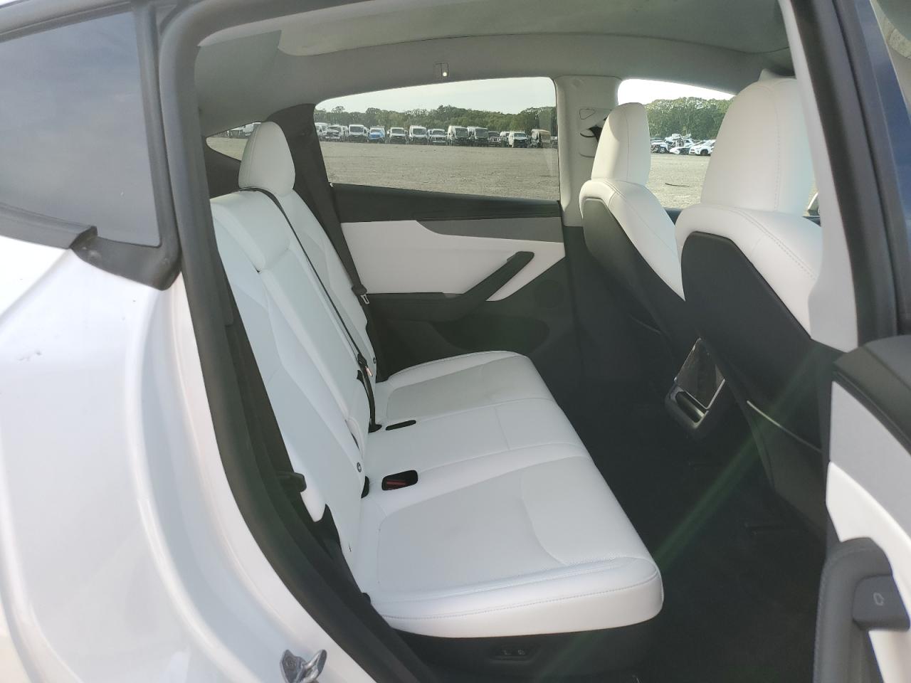 2026 Tesla Model Y VIN: 7SAYGDEE5TF410036 Lot: 84451435