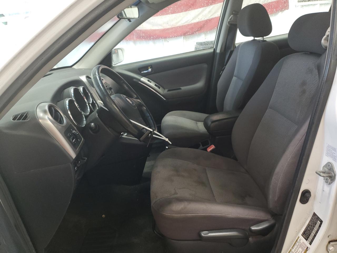 2005 Toyota Corolla Matrix Base VIN: 2T1LR30E15C498190 Lot: 83766815