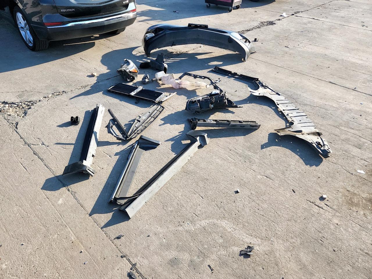 2018 Chevrolet Equinox Premier VIN: 2GNAXMEVXJ6101655 Lot: 81251325