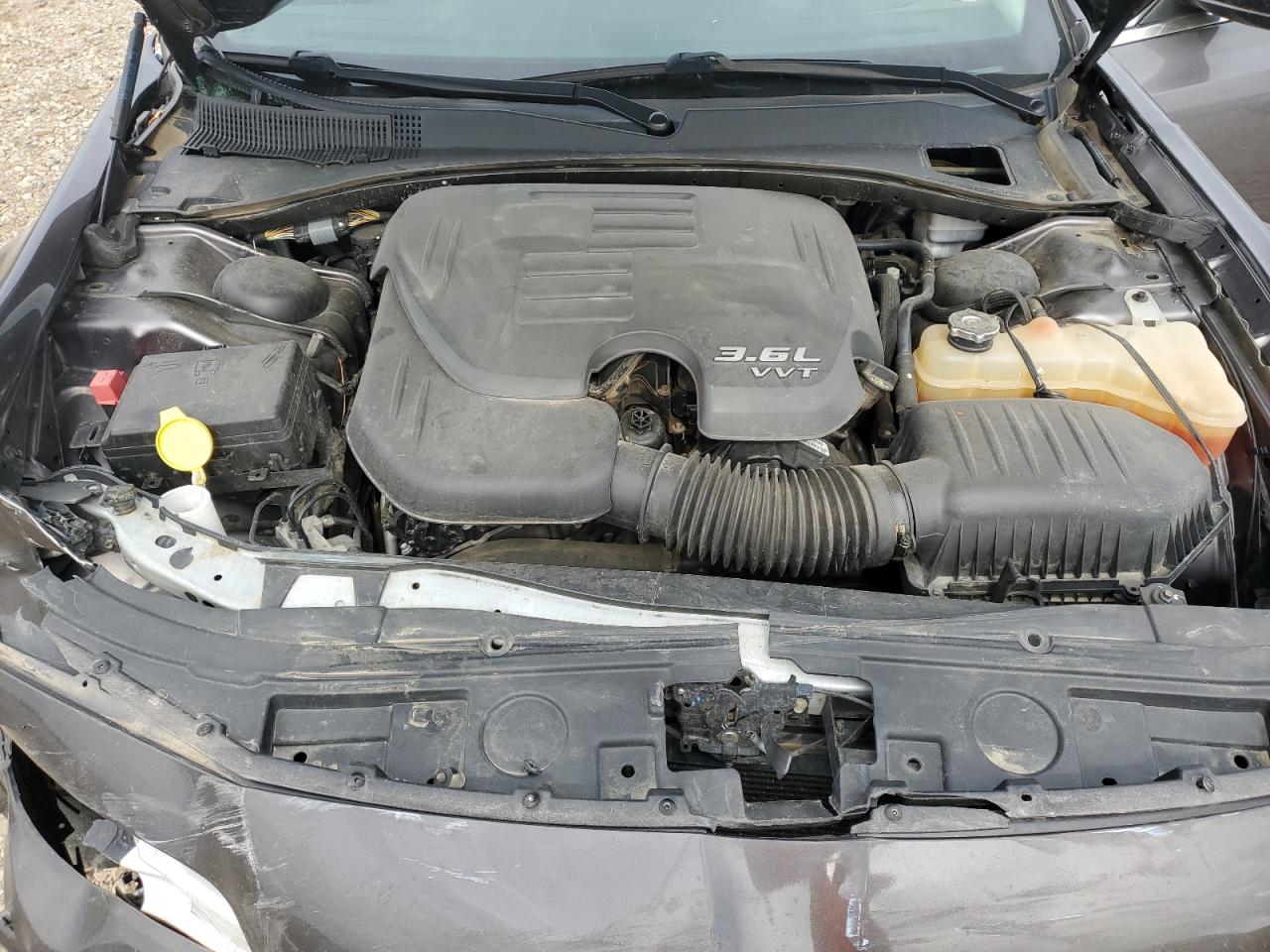 2015 Chrysler 300 Limited VIN: 2C3CCARGXFH830987 Lot: 71806215