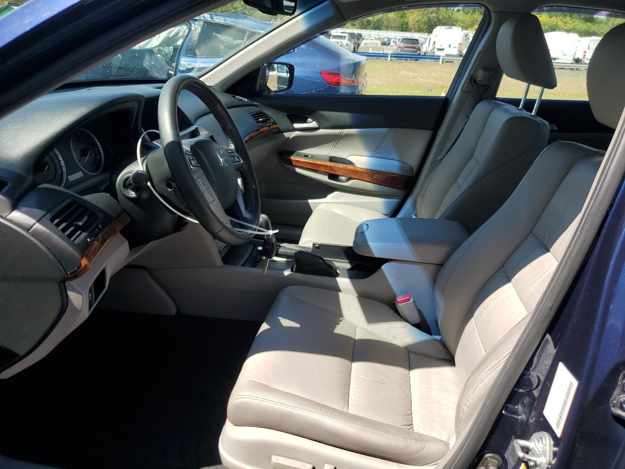 2011 Honda Accord Exl VIN: 1HGCP3F84BA018880 Lot: 71061285