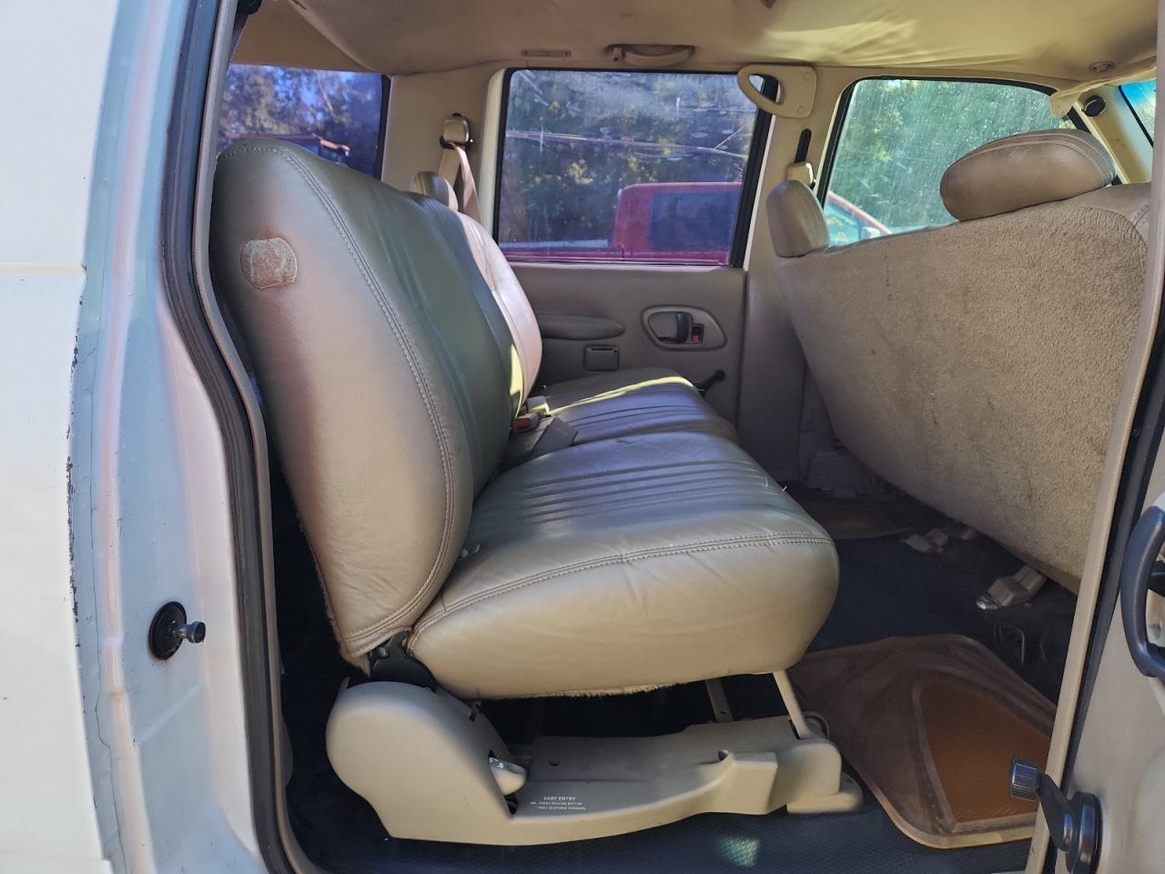 1999 Chevrolet Suburban C1500 VIN: 3GNEC16R1XG264785 Lot: 81626895