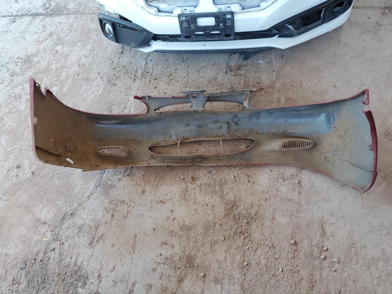 1998 Ford Escort Se VIN: 1FAFP13P1WW310240 Lot: 71133435