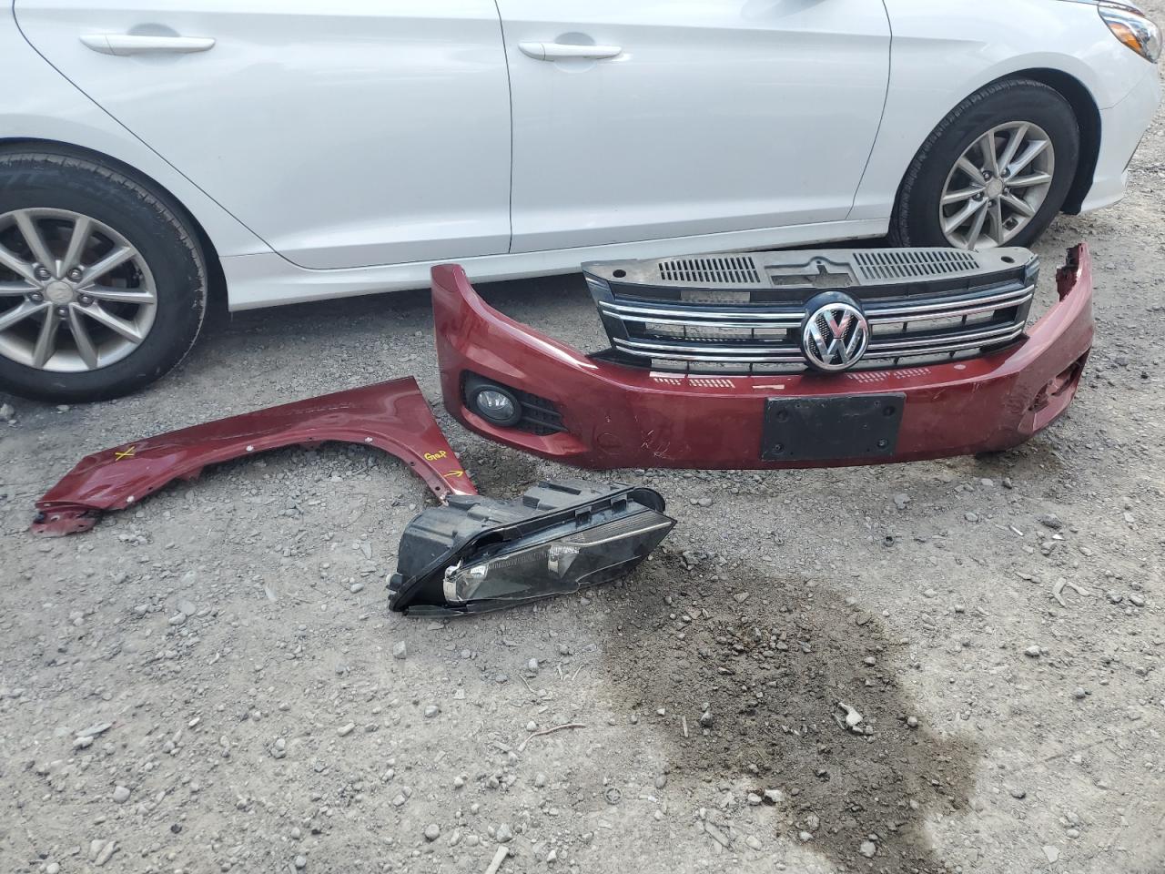 2015 Volkswagen Tiguan S VIN: WVGBV7AX8FW062164 Lot: 80910535