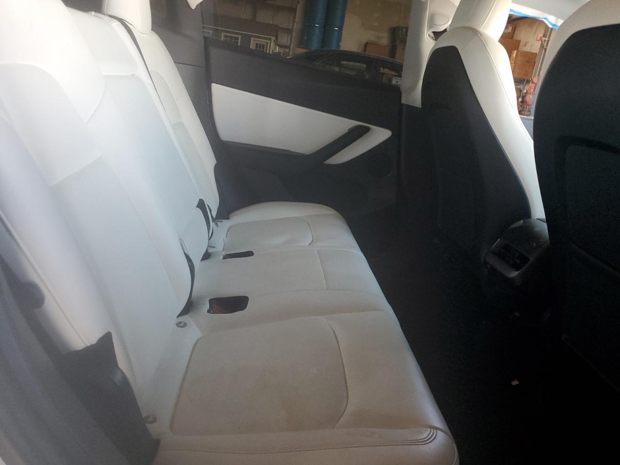 2021 Tesla Model Y VIN: 5YJYGDED0MF132572 Lot: 80666055