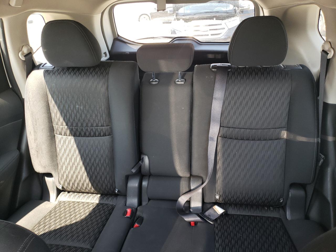 2017 Nissan Rogue S VIN: KNMAT2MT2HP538746 Lot: 80285925