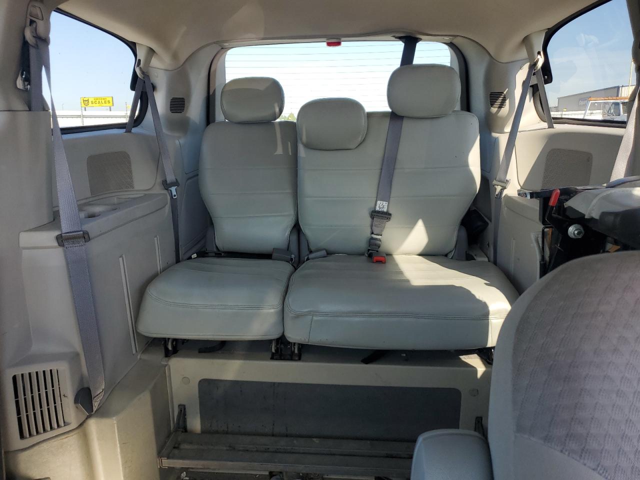 2010 Dodge Grand Caravan Se VIN: 2D4RN4DE0AR120557 Lot: 70667235