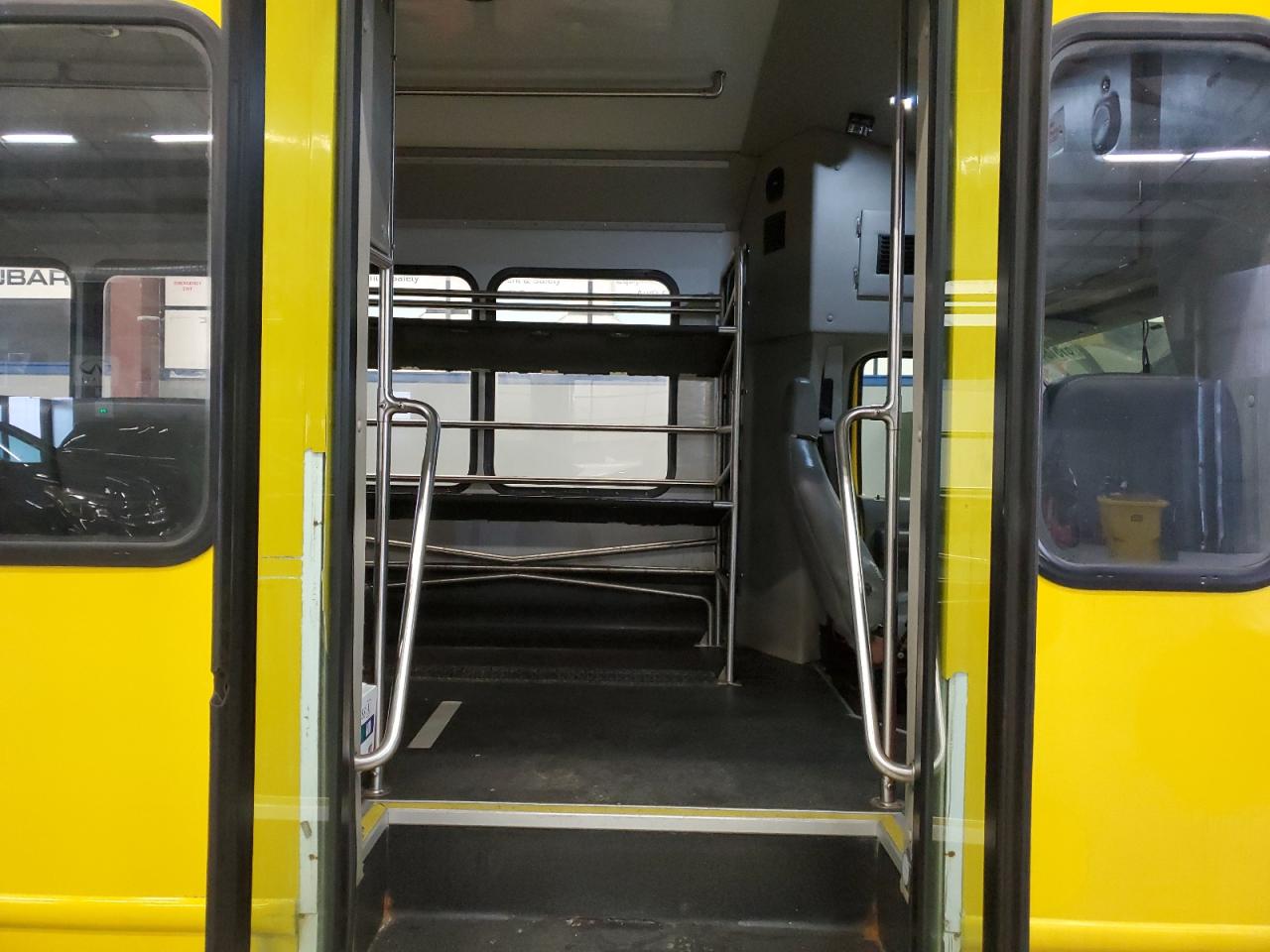 2019 Ford Econoline E450 Super Duty Cutaway Van VIN: 1FDFE4FS5KDC46030 Lot: 81518455