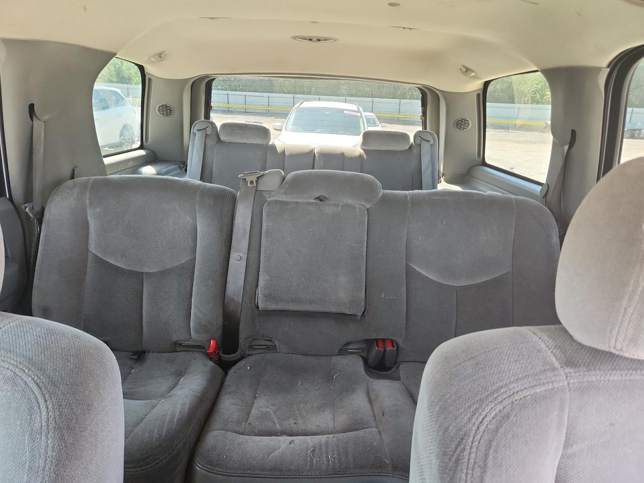 2005 GMC Yukon VIN: 1GKEK13T25R245272 Lot: 71282245