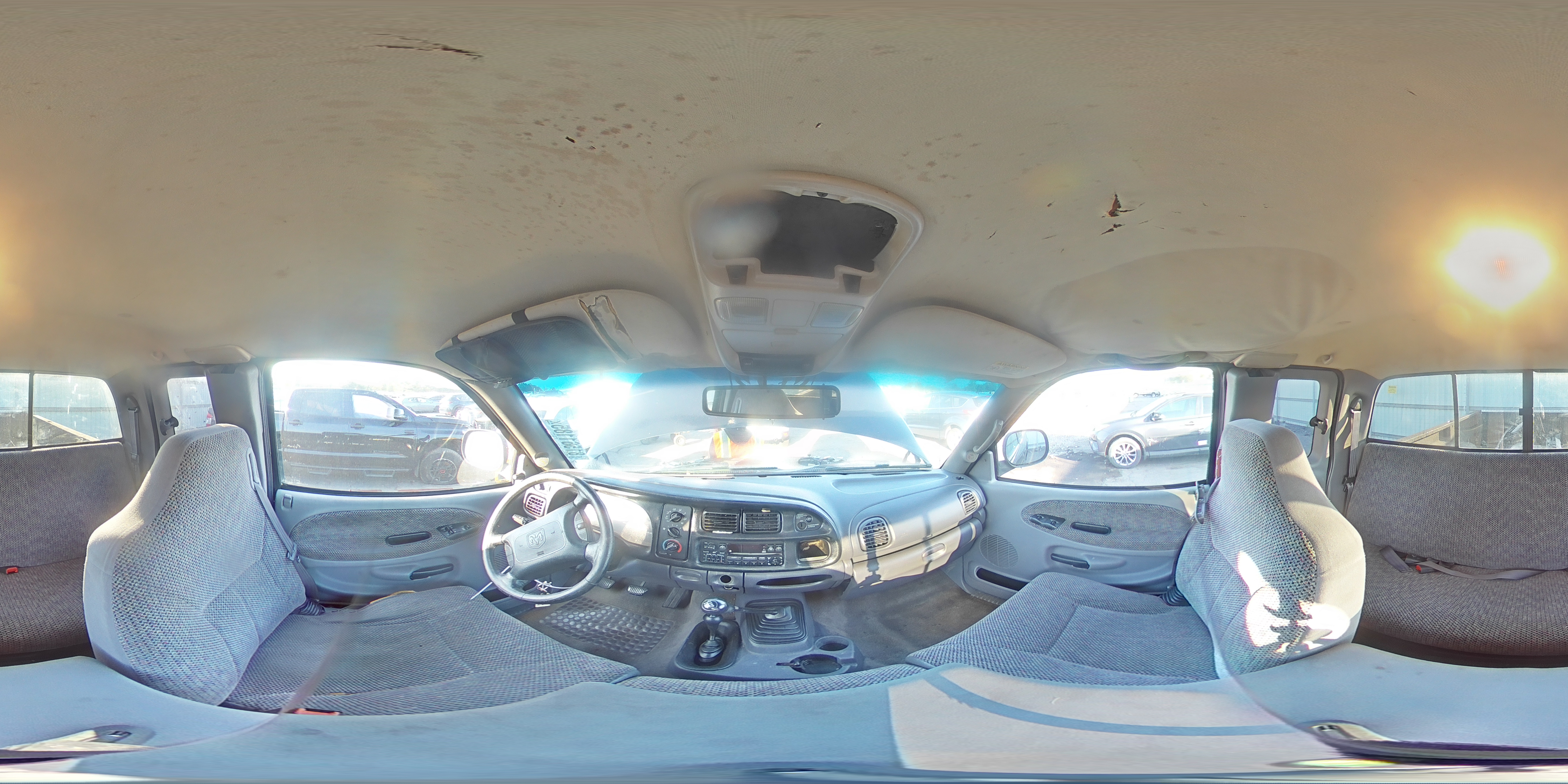 2000 Dodge Ram 2500 VIN: 1B7KF2363YJ135563 Lot: 81561185