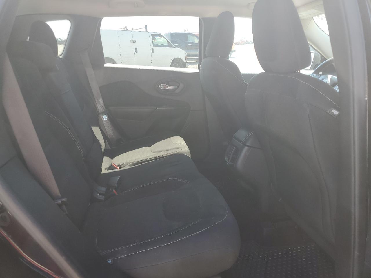 2015 Jeep Cherokee Latitude VIN: 1C4PJMCSXFW755890 Lot: 81409075