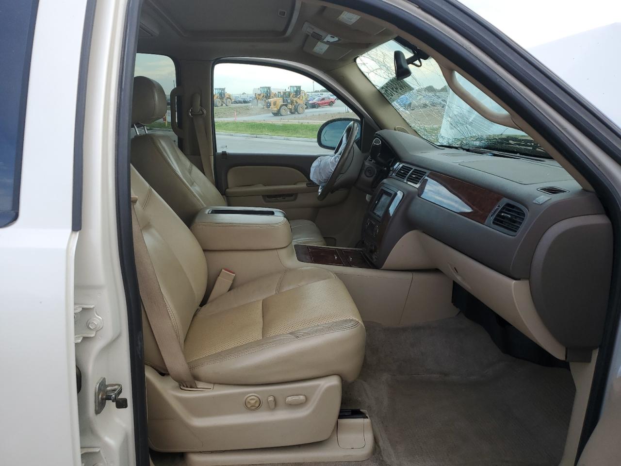 2010 Chevrolet Suburban K1500 Ltz VIN: 1GNUKKE3XAR281139 Lot: 83834915