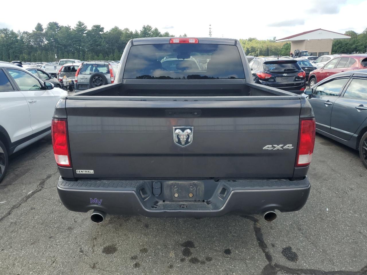 2016 Ram 1500 St VIN: 3C6RR7KT7GG371389 Lot: 70912505