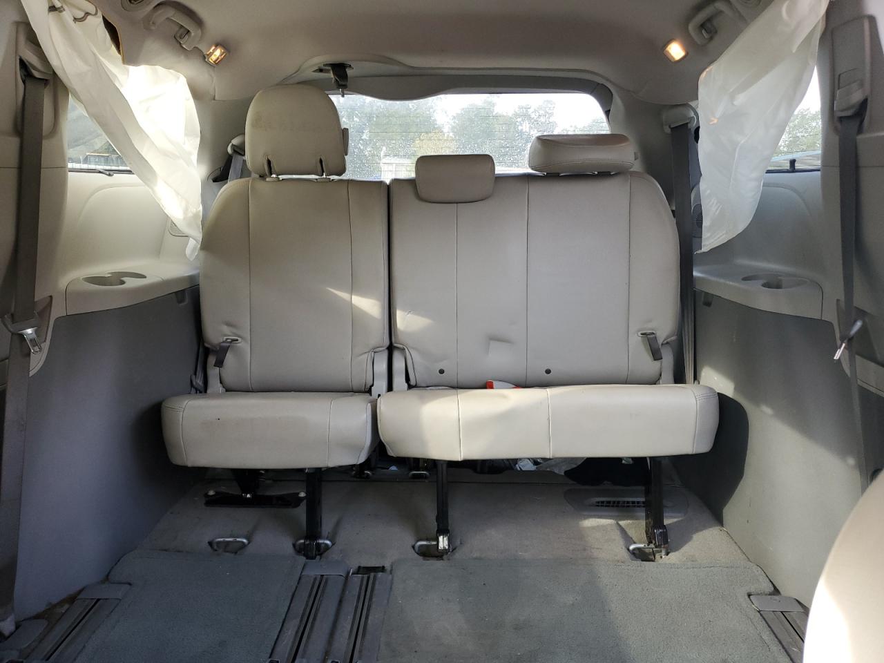 2013 Toyota Sienna Xle VIN: 5TDYK3DC8DS304733 Lot: 84221835