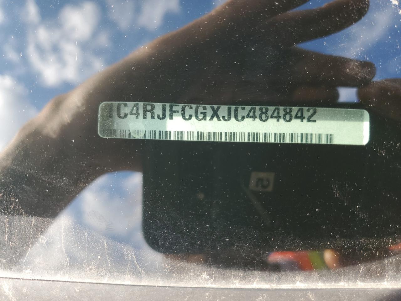 2018 Jeep Grand Cherokee Overland VIN: 1C4RJFCGXJC484842 Lot: 84194475