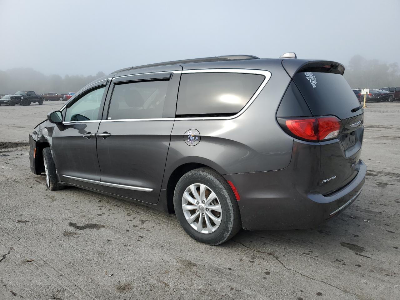 2017 Chrysler Pacifica Touring L 2C4RC1BG5HR523921 photo #3