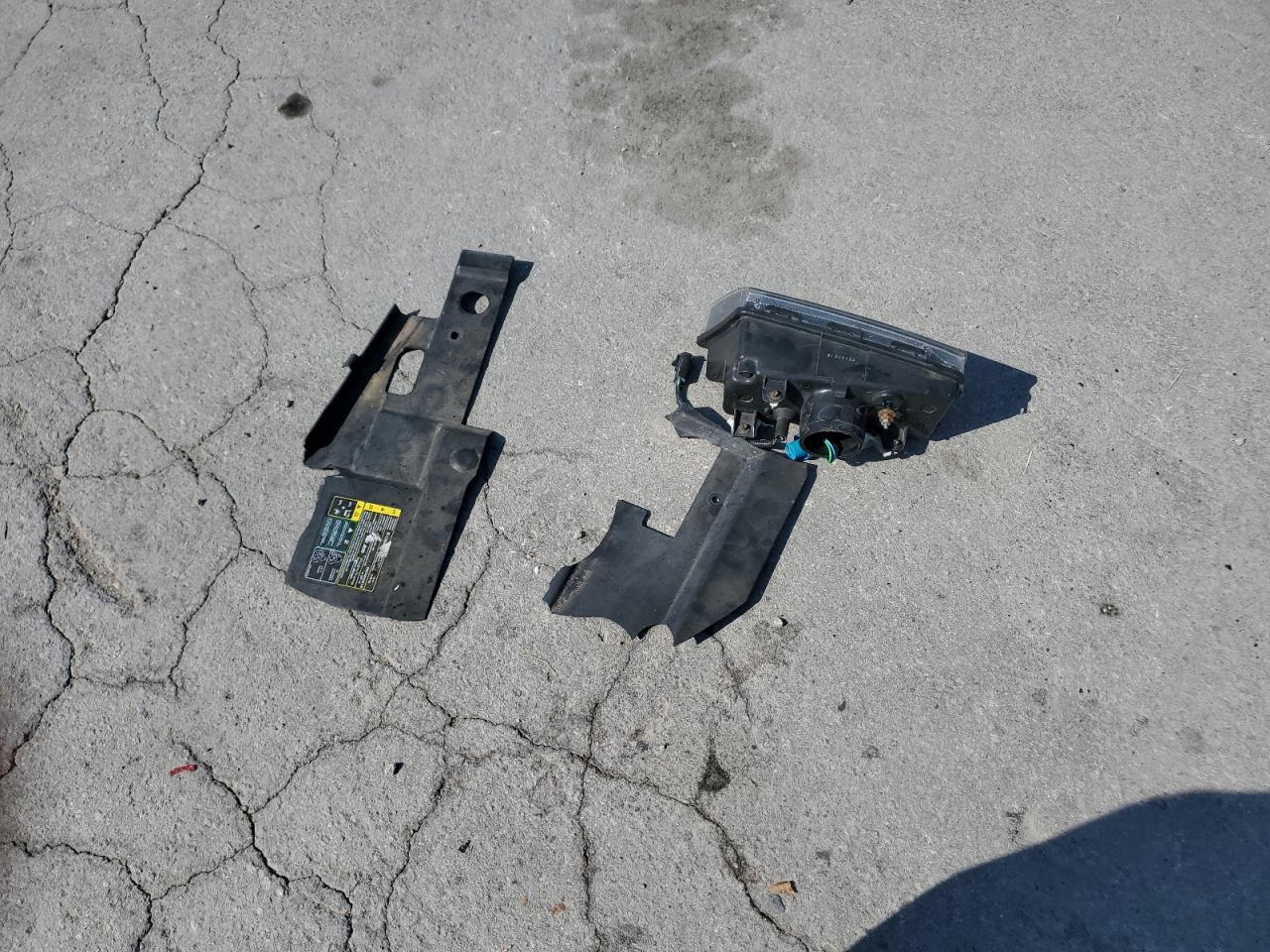 2004 Mercury Grand Marquis Gs VIN: 2MEFM74W04X678727 Lot: 80362655