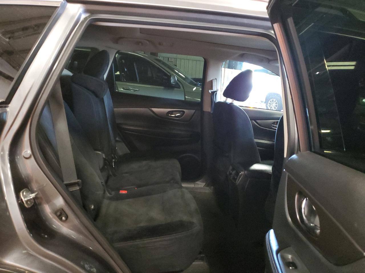 2015 Nissan Rogue S VIN: 5N1AT2MV0FC898471 Lot: 81413225